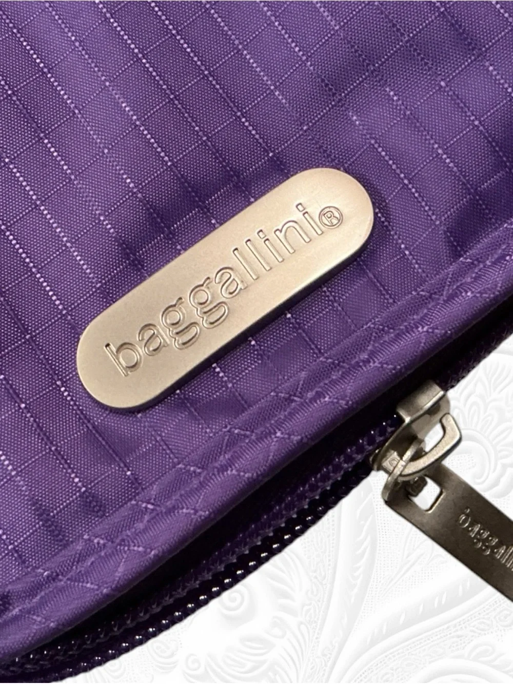 UNUSED Baggallini Lovely Purple Jewelry Zip Around Compact Organizer Travel